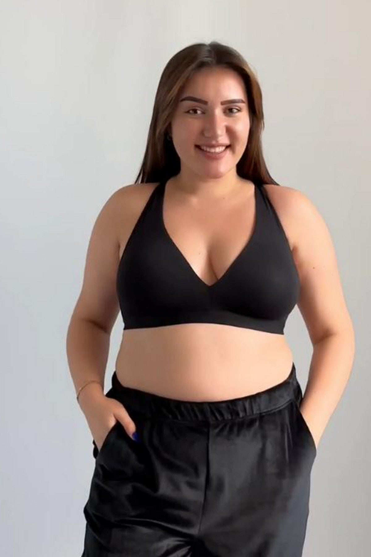 Бесшовный бюстгальтер без косточек 92H20 Shape black