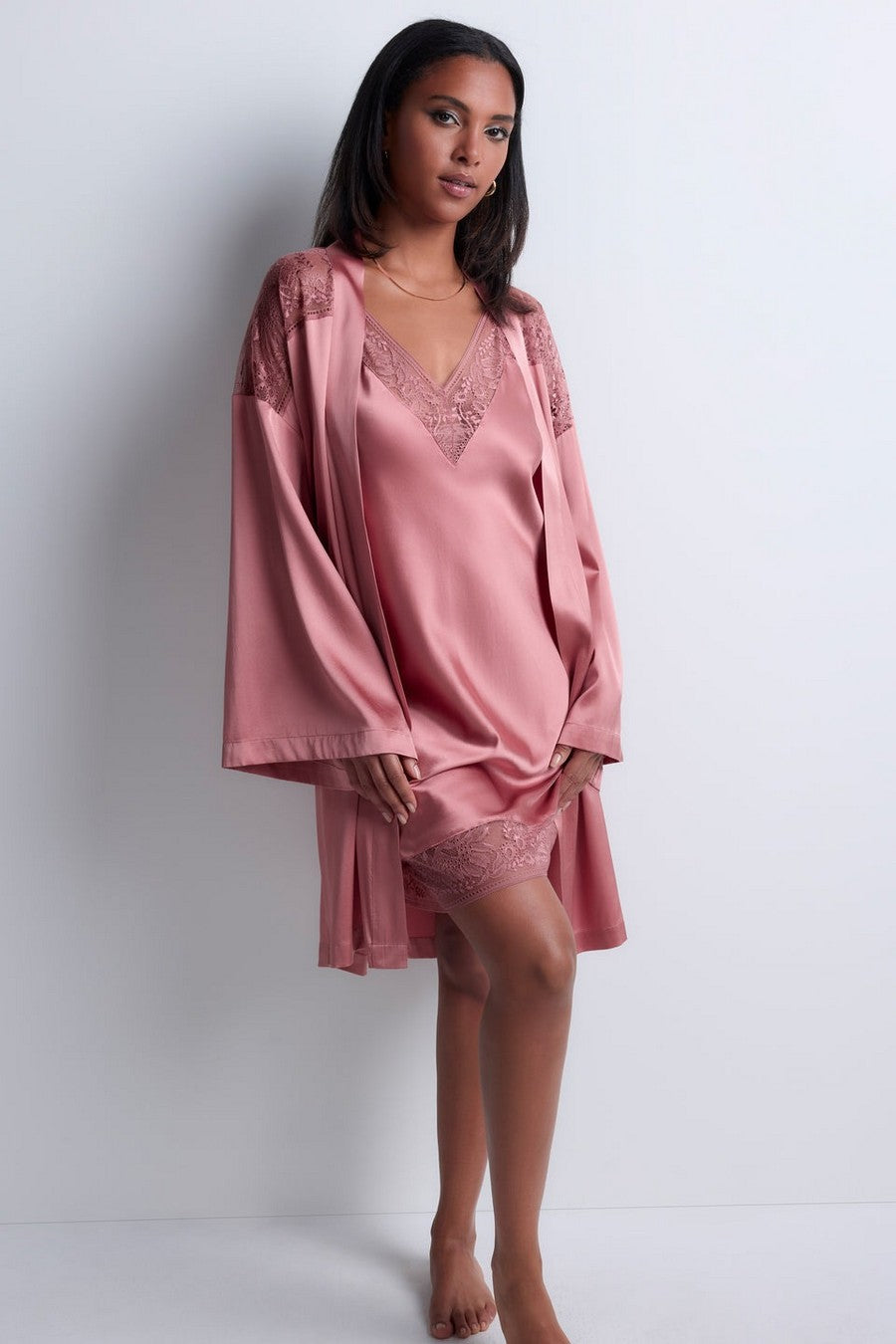Шелковый халат с кружевом 2S65 Midnight Whisper warm pink