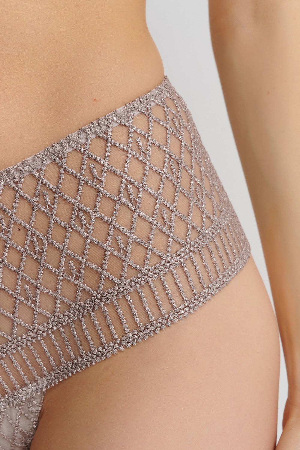 Шортики с люрексовой вышивкой 4D70 Stardust Dream cosmos silver