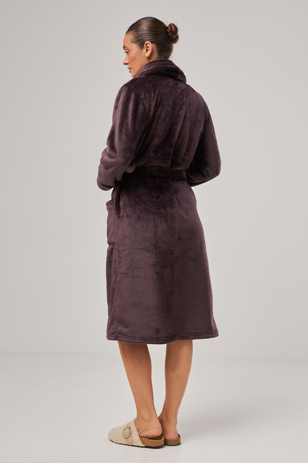 Теплый халат из велсофта 0228 dark eggplant