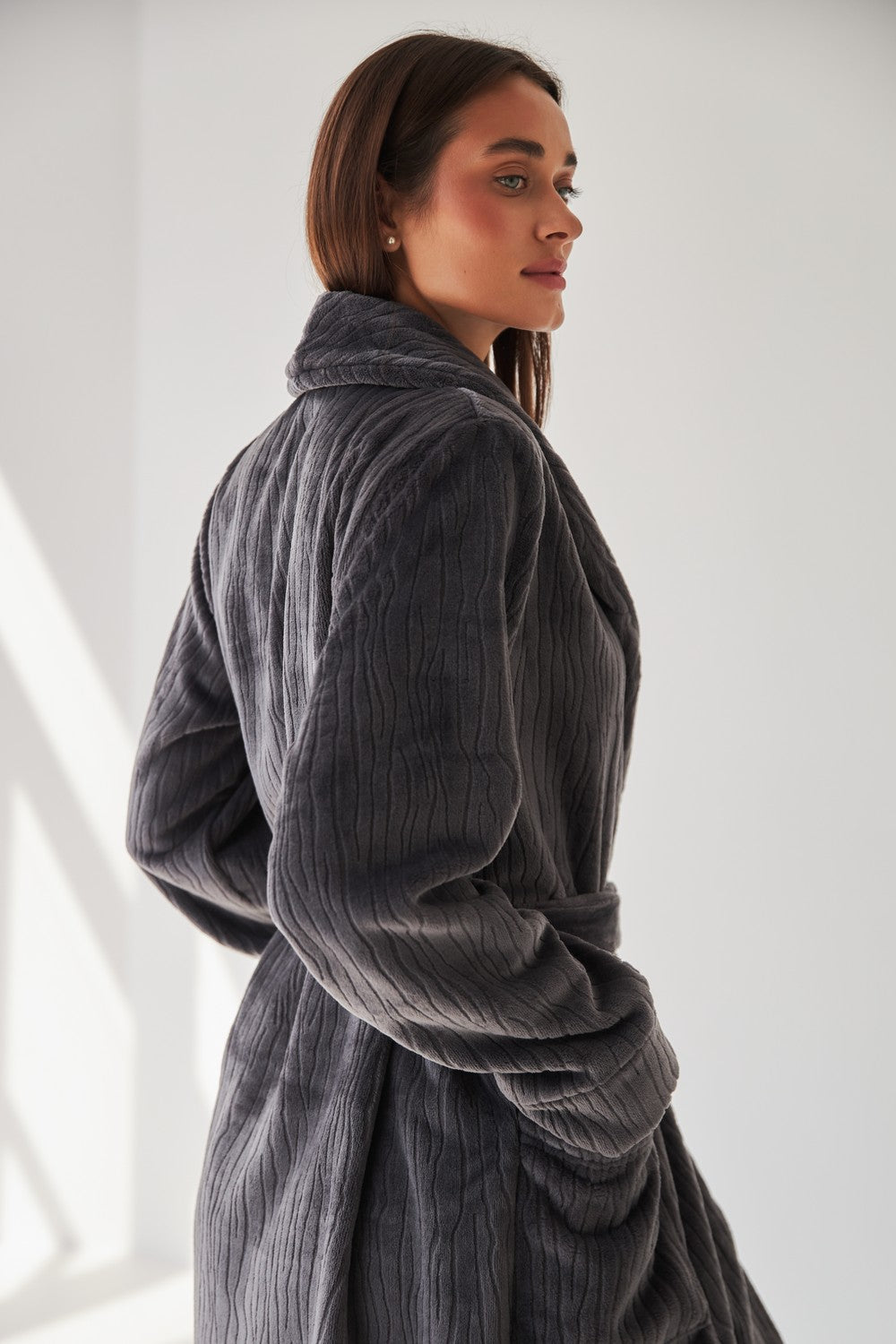 Теплый халат из велсофта 0228 dark gray relief