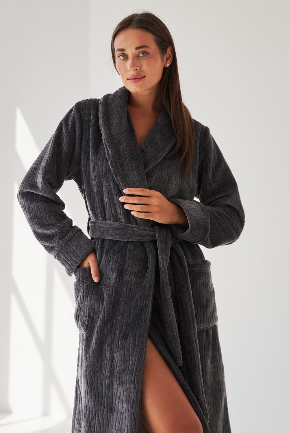 Теплый халат из велсофта 0228 dark gray relief