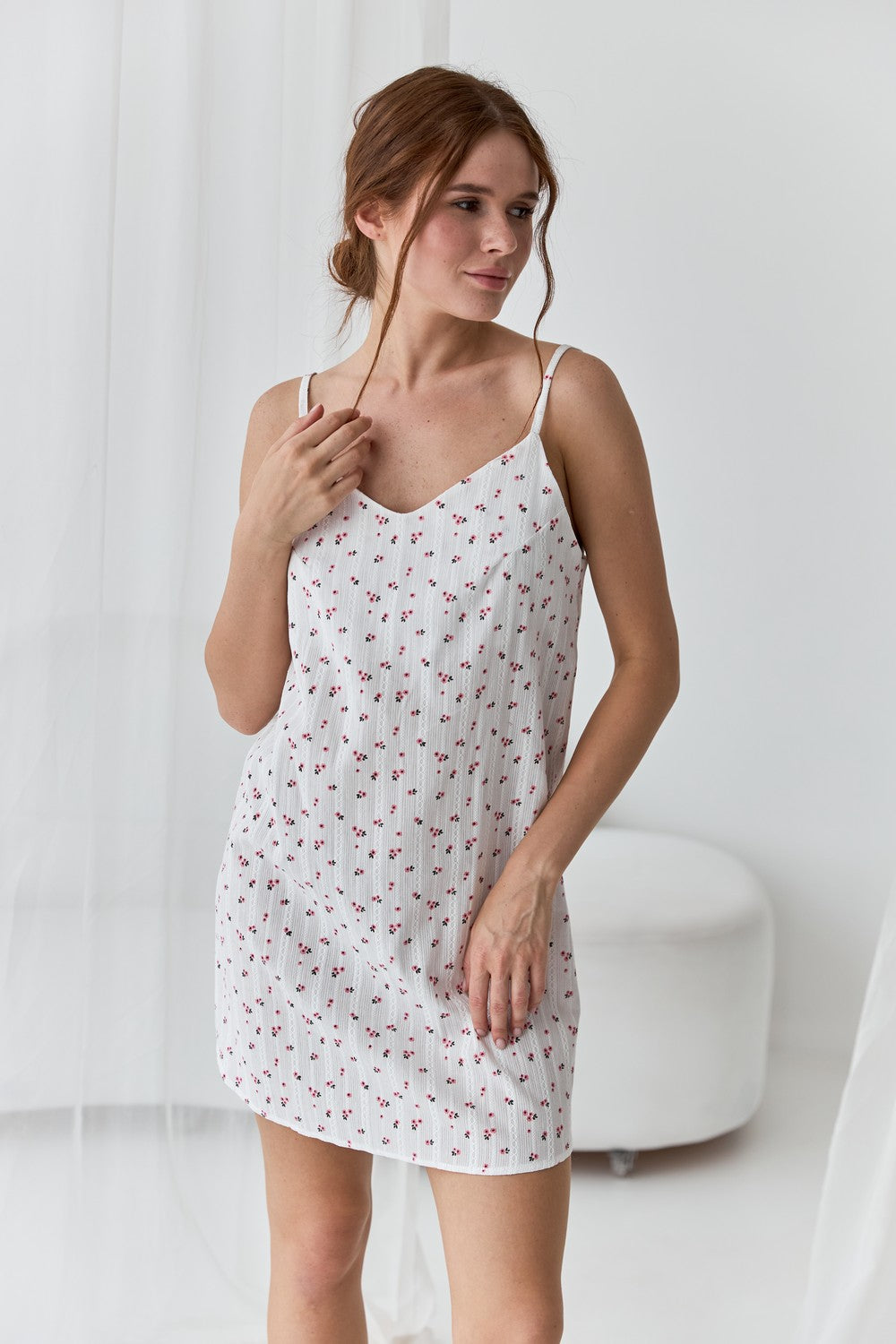 Ночная сорочка с цветами 0371 flowers on white