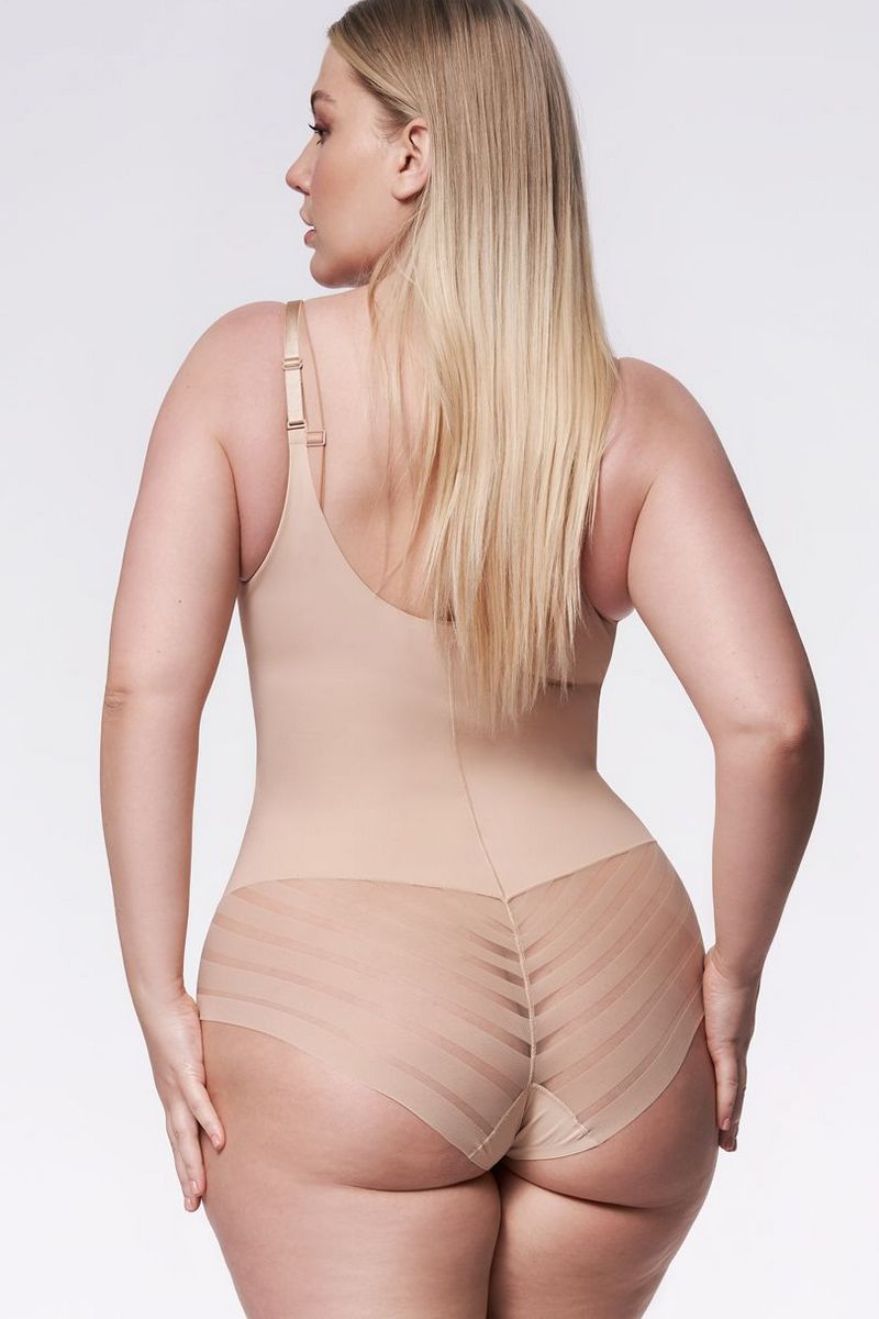 Корректирующее боди с бесшовными трусиками 119 pod byust Mesh