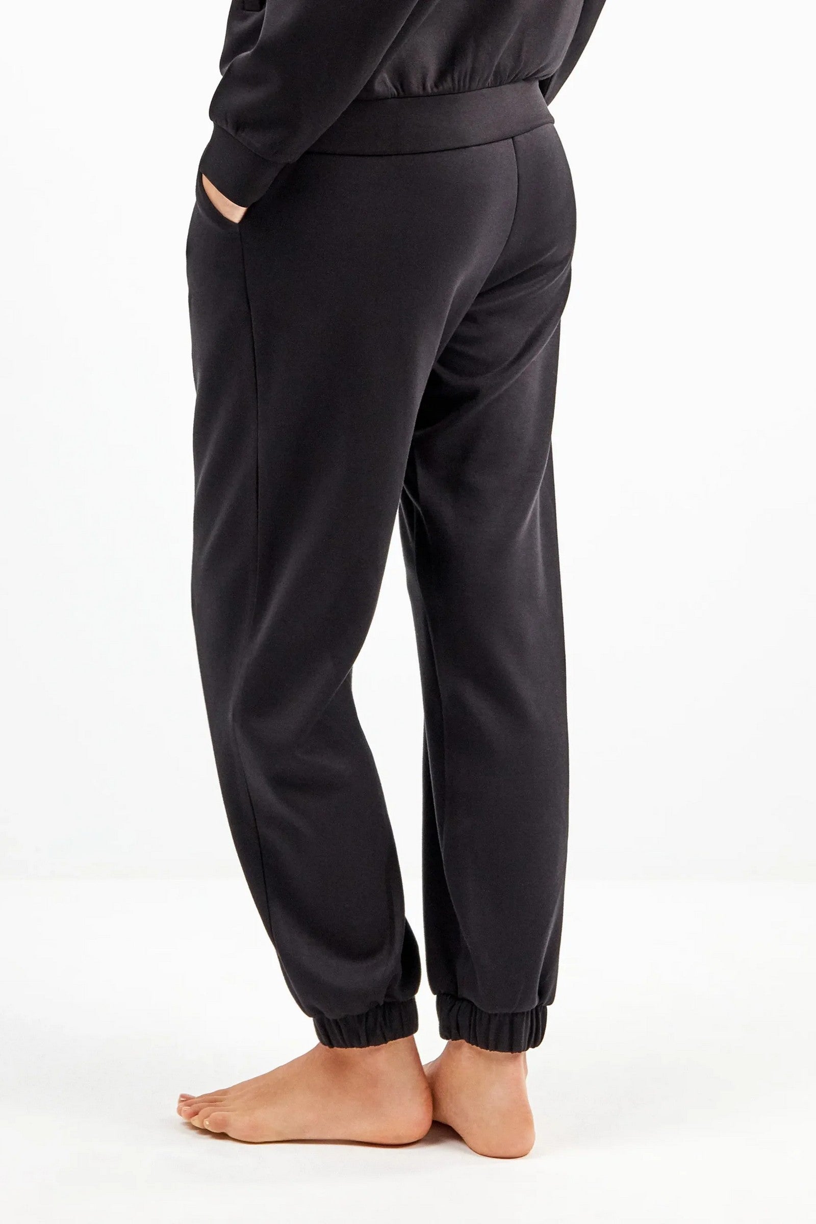 Трикотажные брюки-джоггеры 2/70005 black