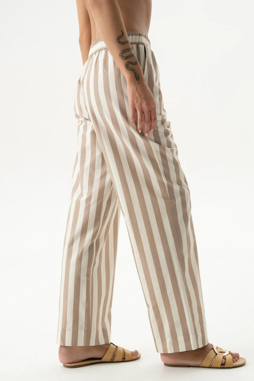 Хлопковые брюки 251204-06 Strapped Cotton oat milk