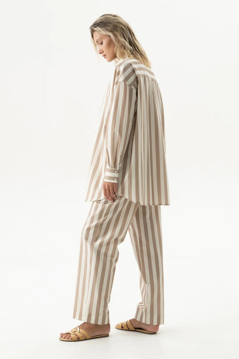 Хлопковые брюки 251204-06 Strapped Cotton oat milk