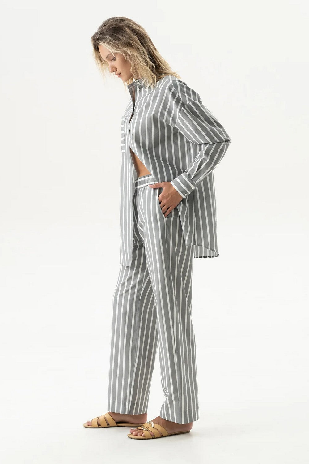 Хлопковые брюки 251204-06 Strapped Cotton quiet gray