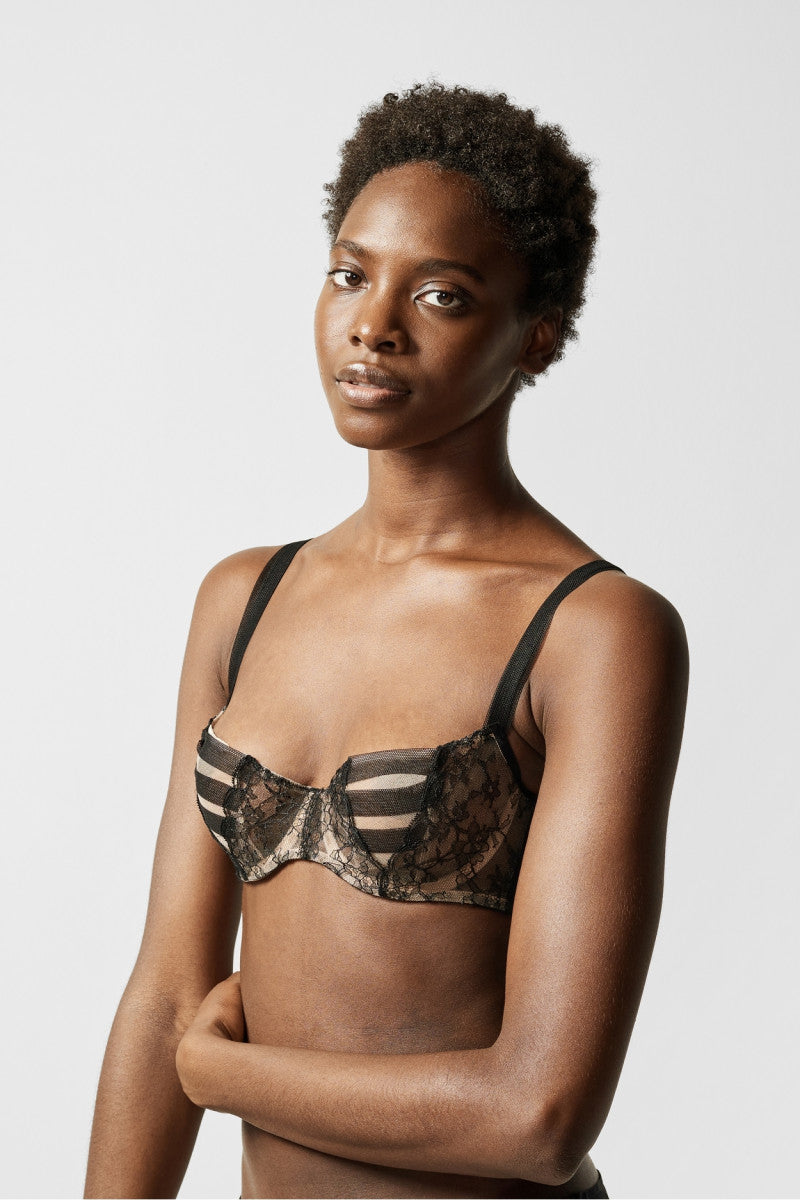 Кружевной бюстгальтер балконет 02E1 noir
