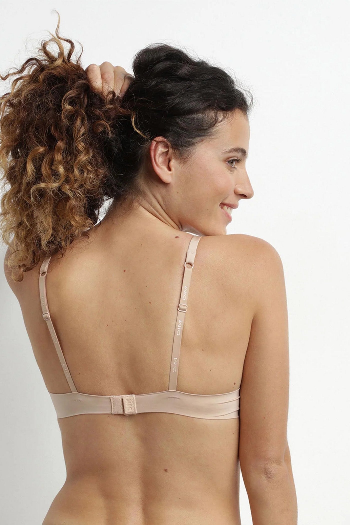 Бесшовный бюстгальтер push-up D07HE InvisiFree skin new