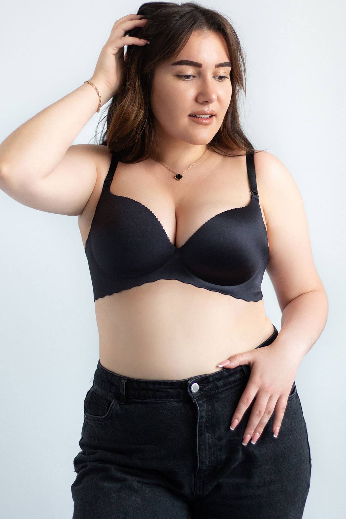 Бесшовный бюстгальтер Invisible Seamless 77D30 black