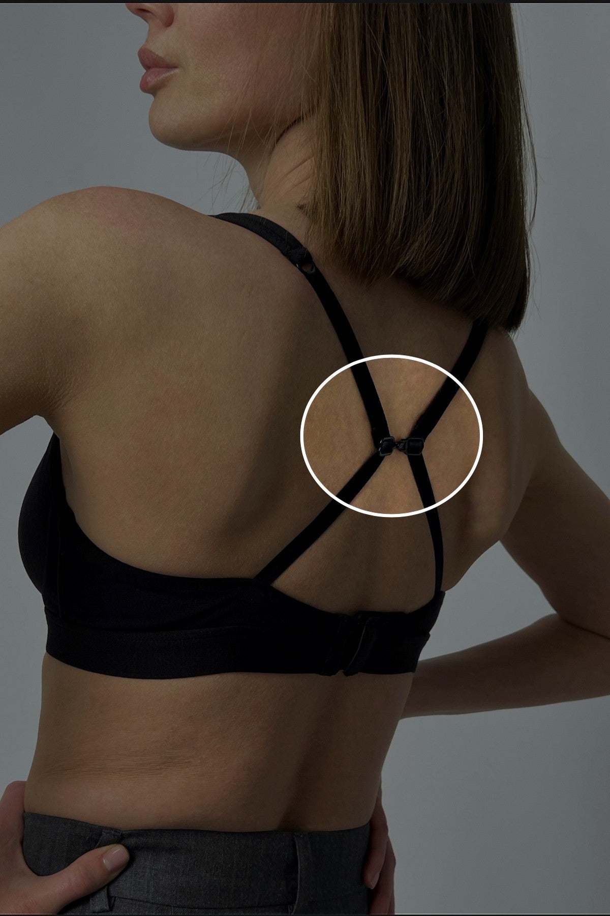 Бесшовный бюстгальтер без косточек 92H20 Shape black