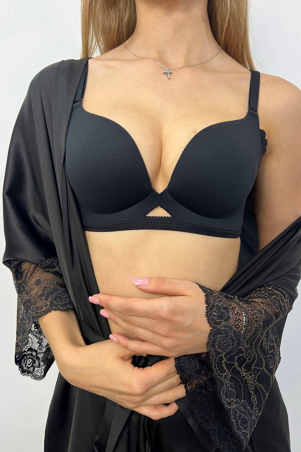 Бесшовный бюстгальтер пуш-ап Shape 99J34 black