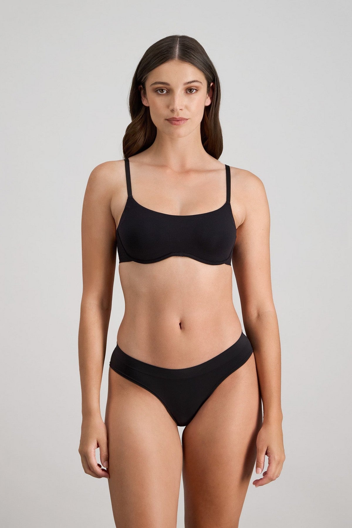 Бра-топ с вкладышами 227845 Extra-Ordinary black