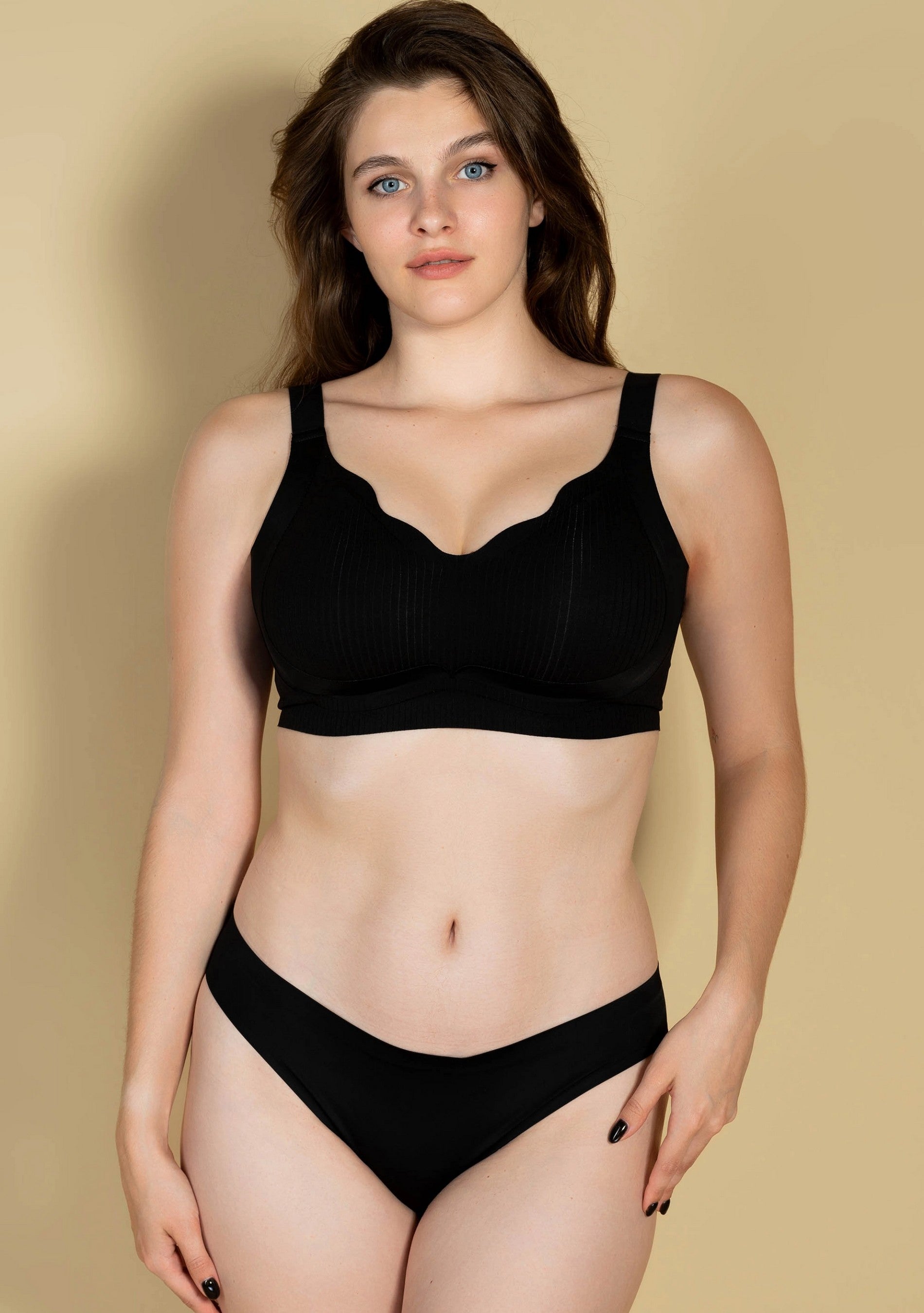 Безшовний бюстгальтер з мікрофібри 877-075 black Anabel Arto