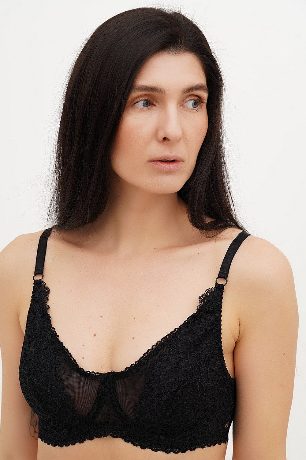 Кружевной бюстгальтер SHR-1301 black