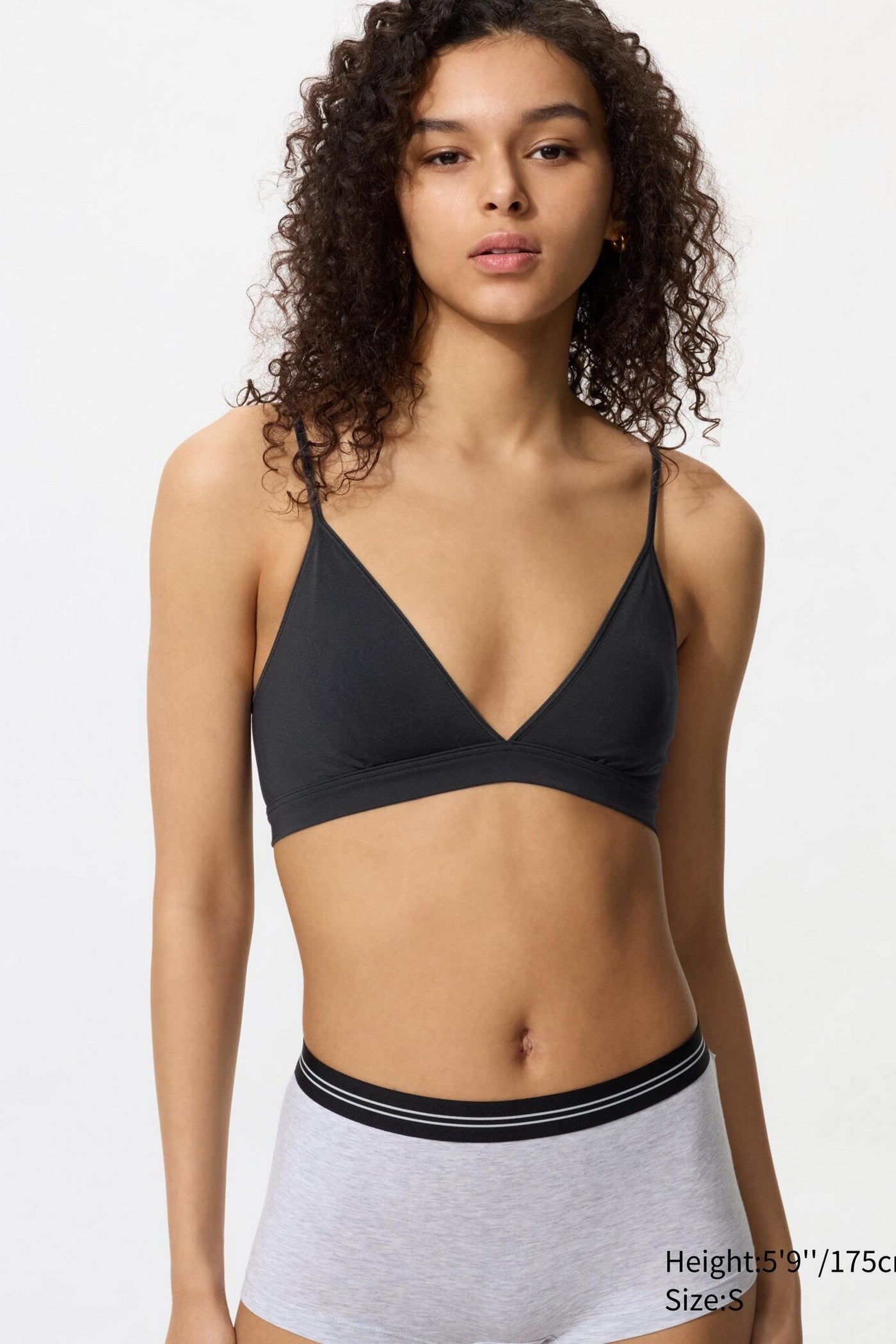 Гладкий бралет 636261932 black Uniqlo