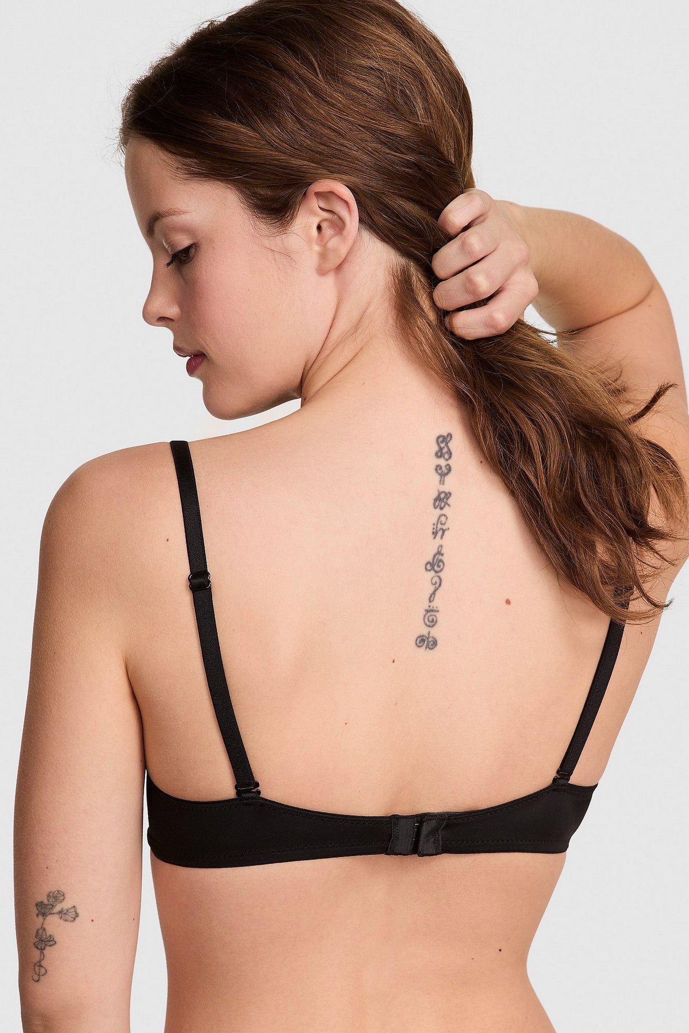 Гладкий бюстгальтер пуш-ап 862696402 black Victoria`s Secret спина