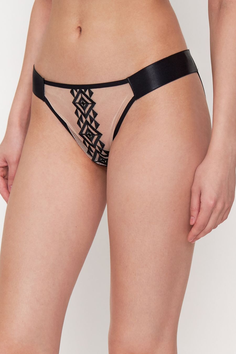 Трусики слип из микросетки 07F6 Taxx beige dore/black