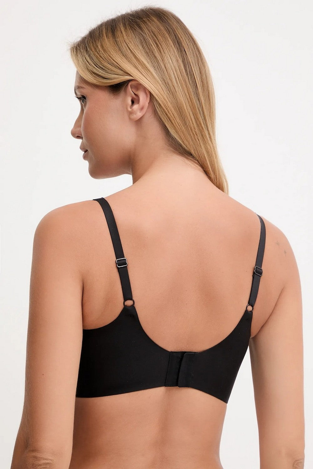 Бесшовный плотный бюстгальтер 26BQB Soft Stretch Power black