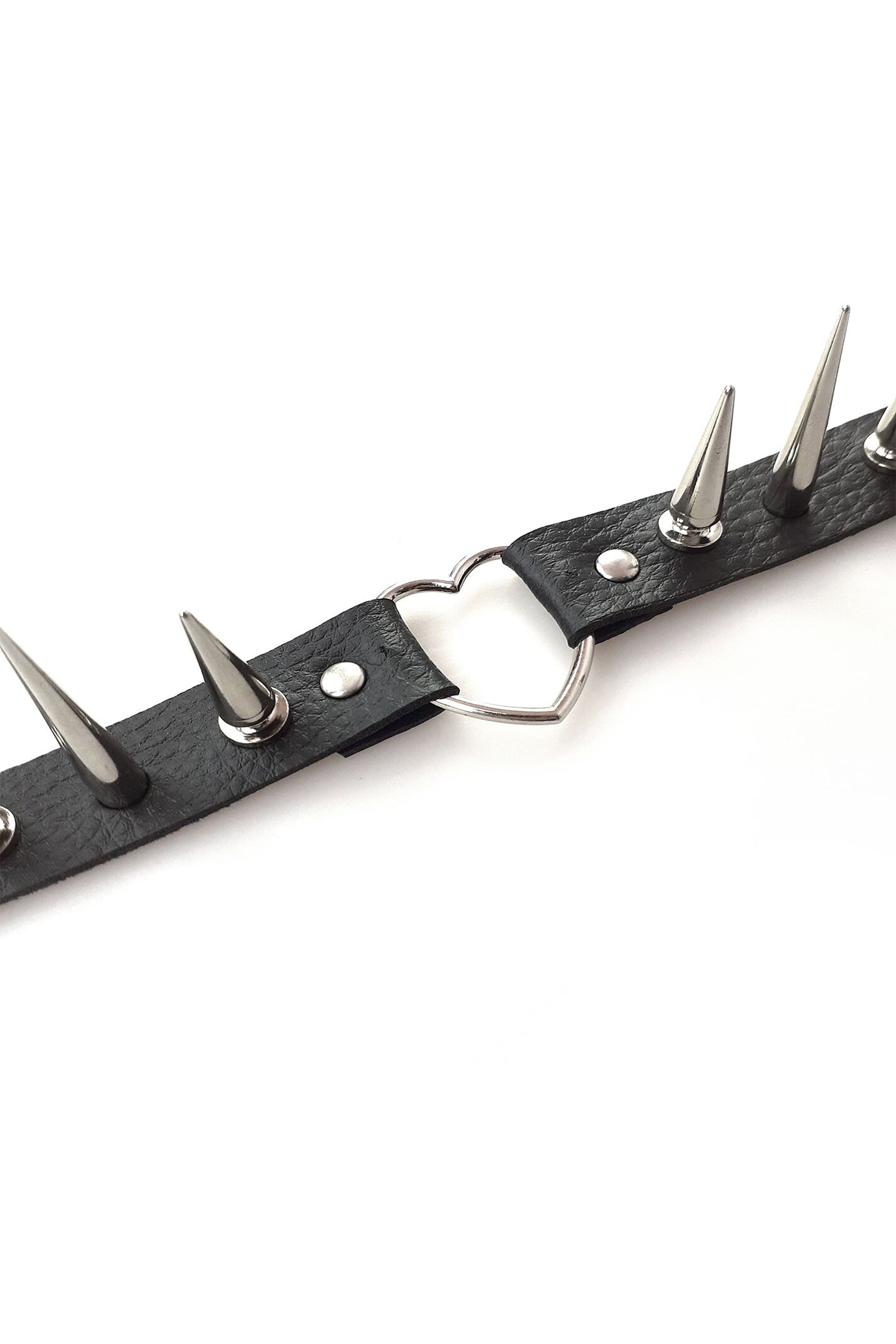 Чокер с шипами Crystal black