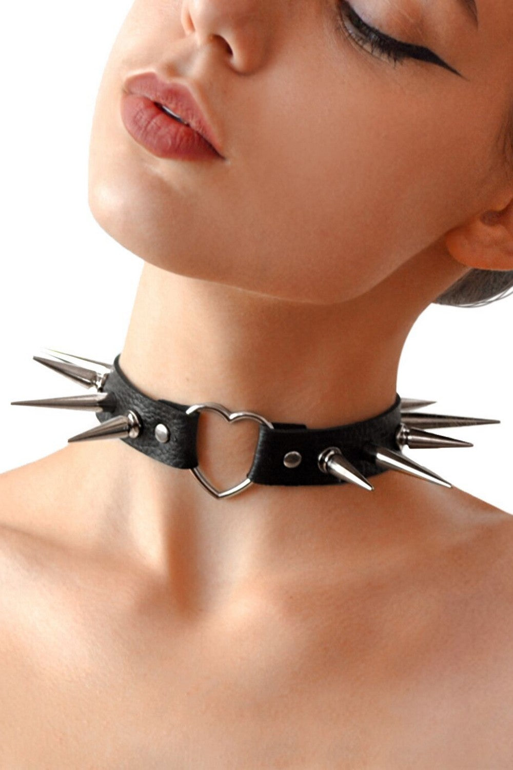 Чокер с шипами Crystal black