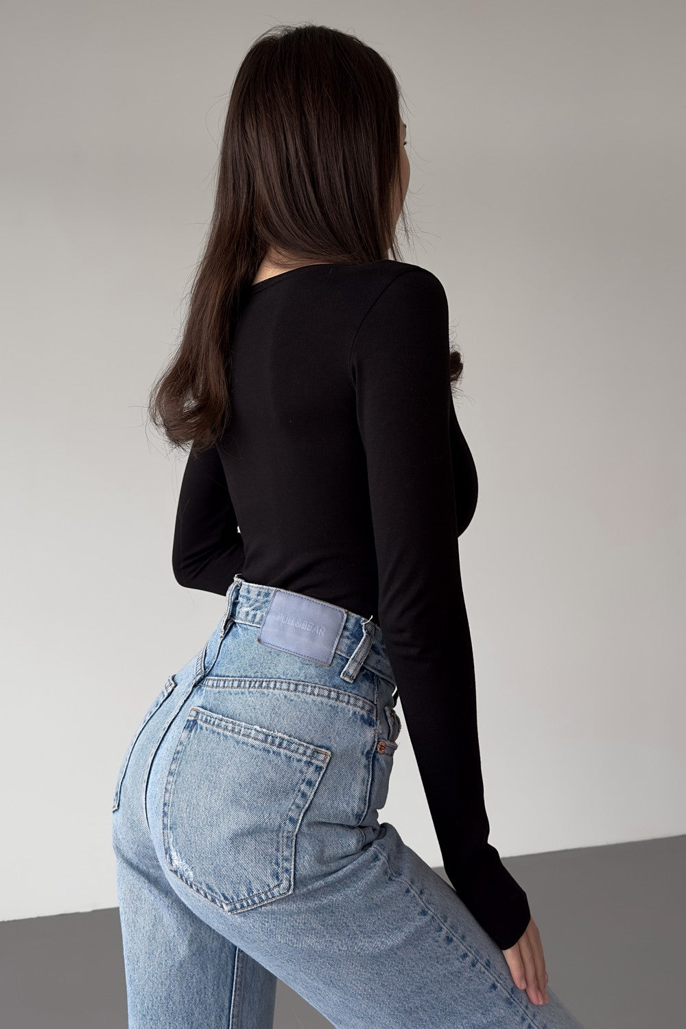 Хлопковый лонгслив WL23804/1 Thursday black