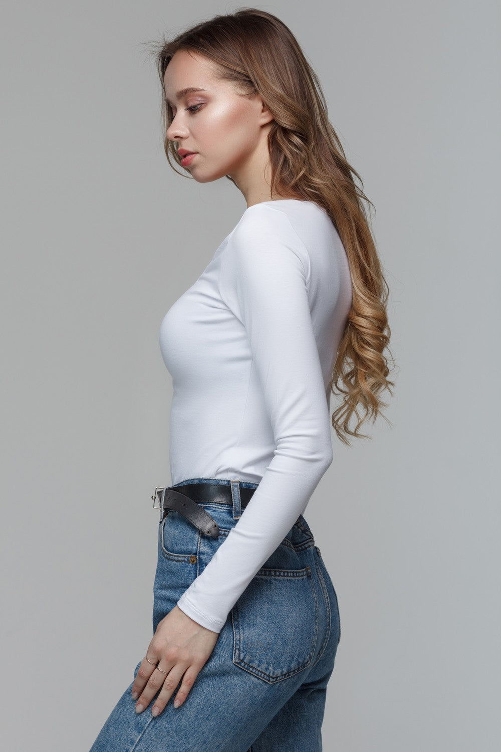 Хлопковый лонгслив с глубоким вырезом Z23811/3 Aries white