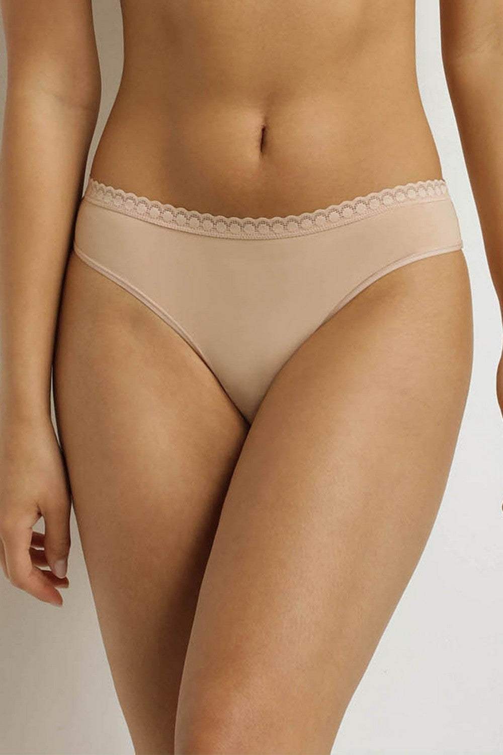 Трусики стринг из микрофибры D0E94 Daily Micro new skin