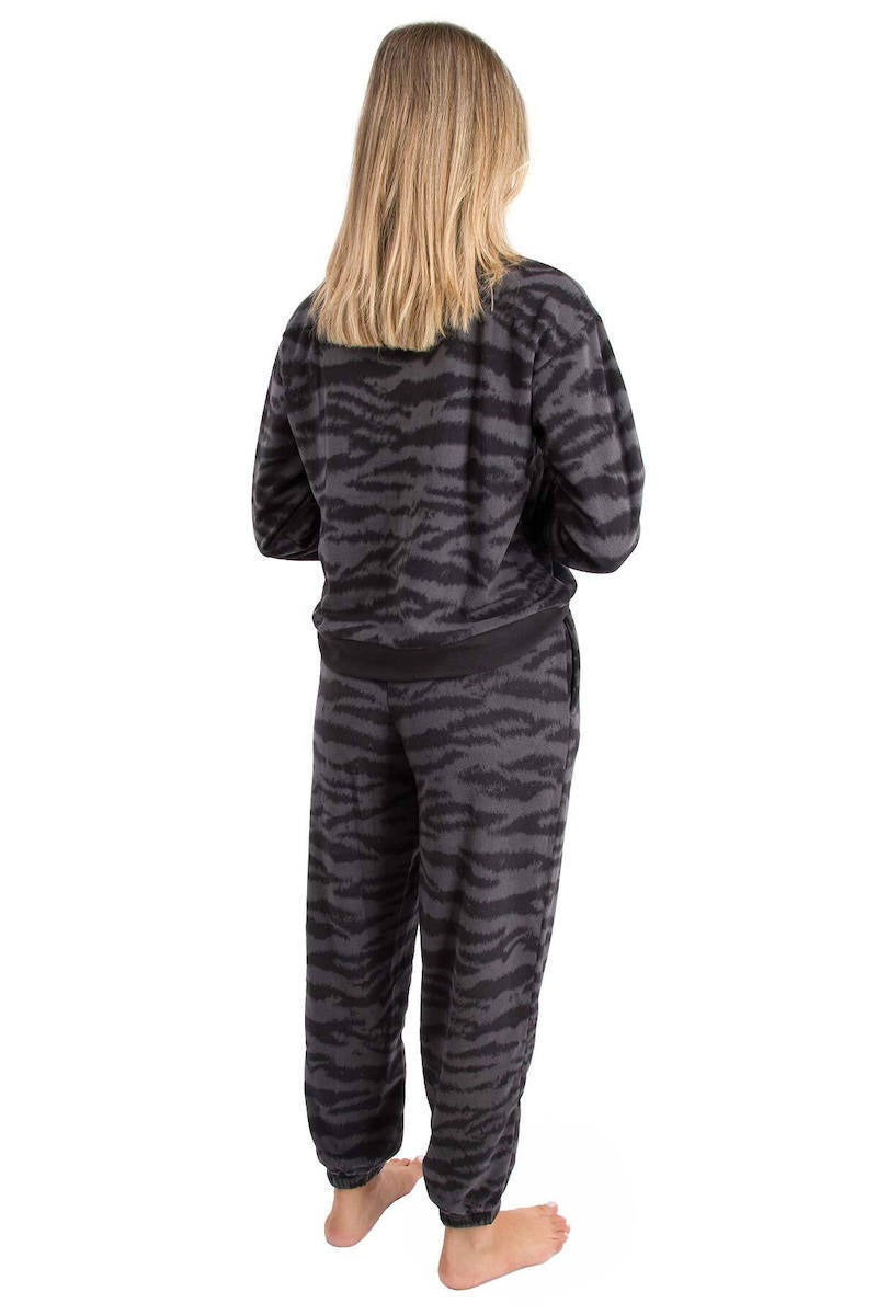 Флисовая пижама с брюками YI80066 black animal