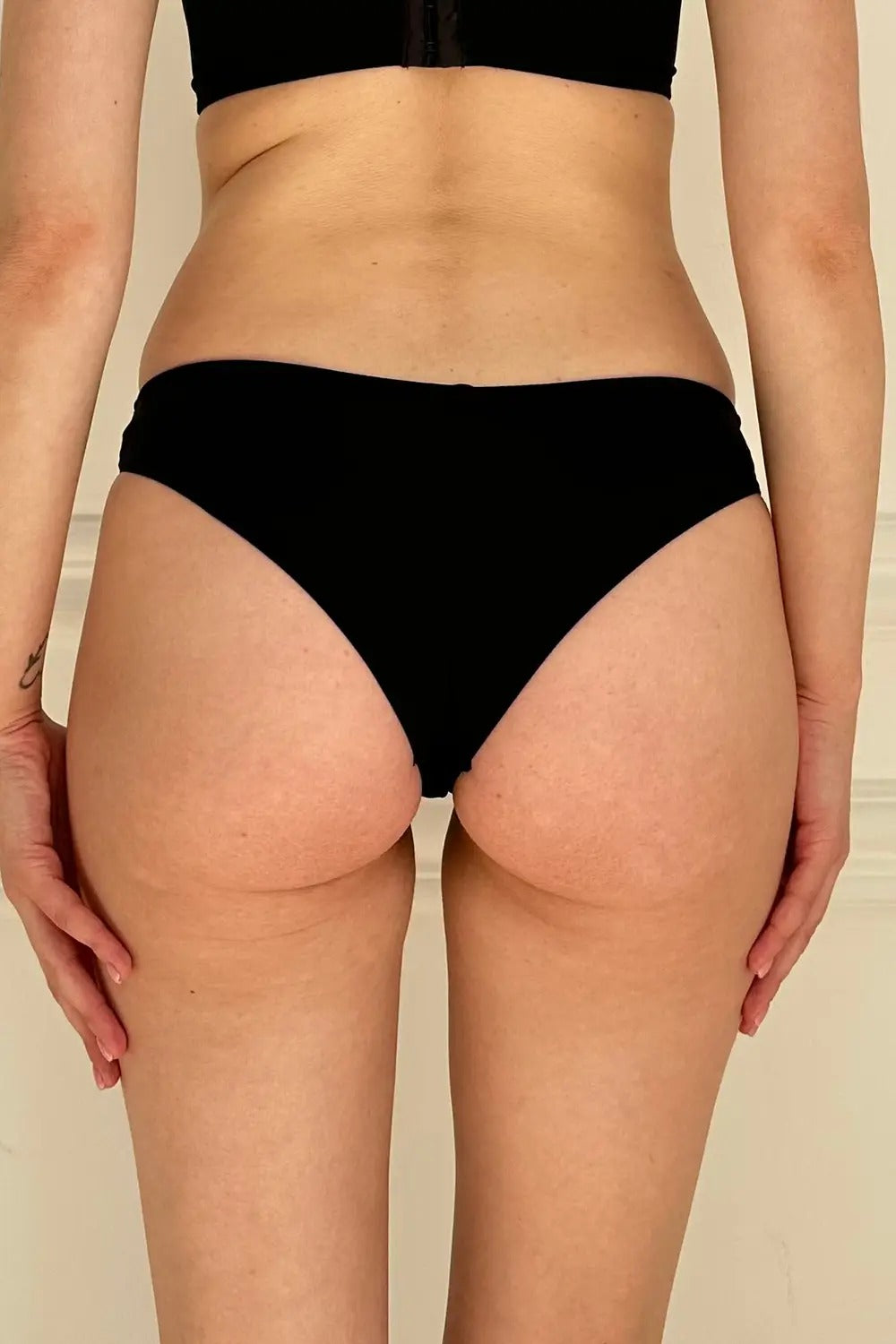 Трусики бразилиана Dolores 012 26 02 black