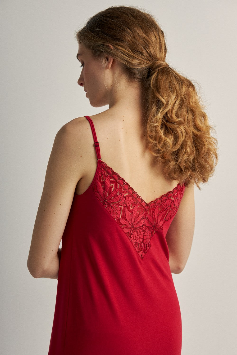 Нічна сорочка з мереживом LDM 112/50/02 Margaret red