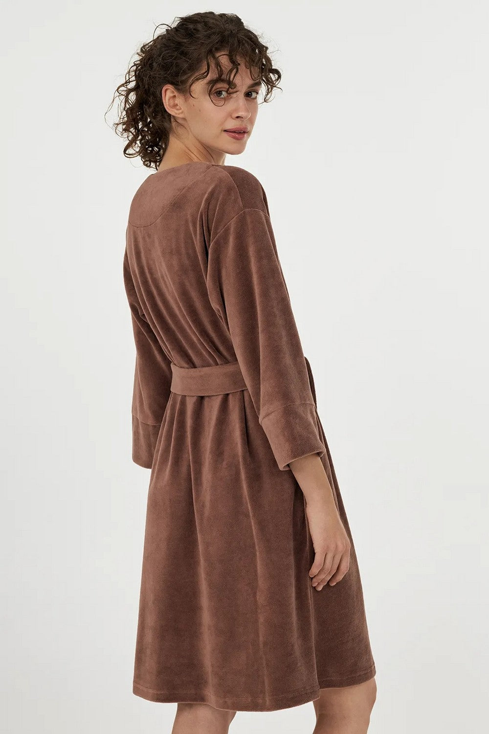 Велюровый халат с пуговицами LGV 214/00/02 Macchiato