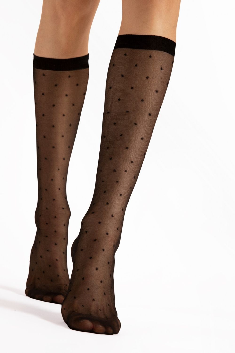 Матовые гольфы в горошек Quebec G2145