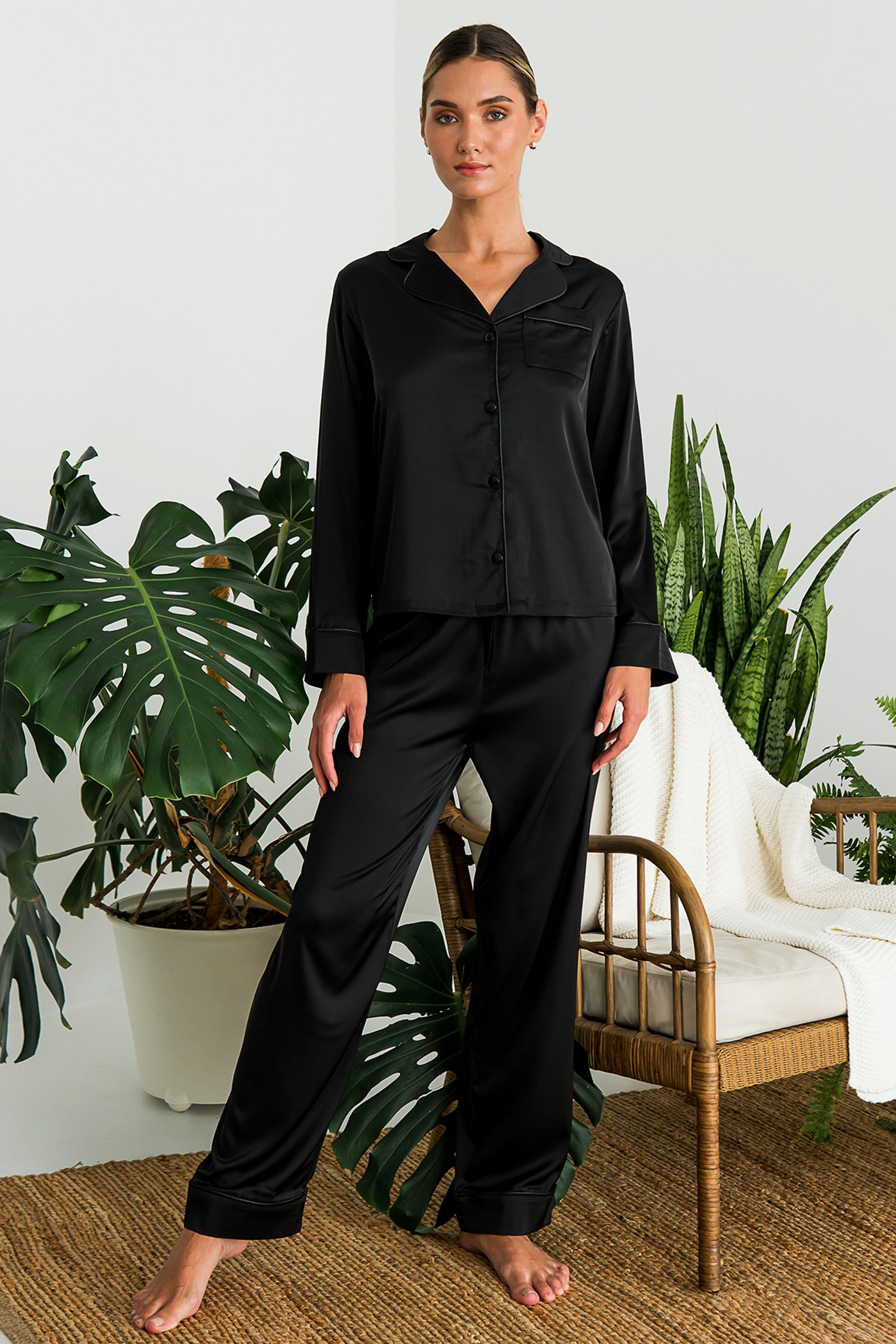 Шелковый комплект с брюками Total Black SH0009-18-69