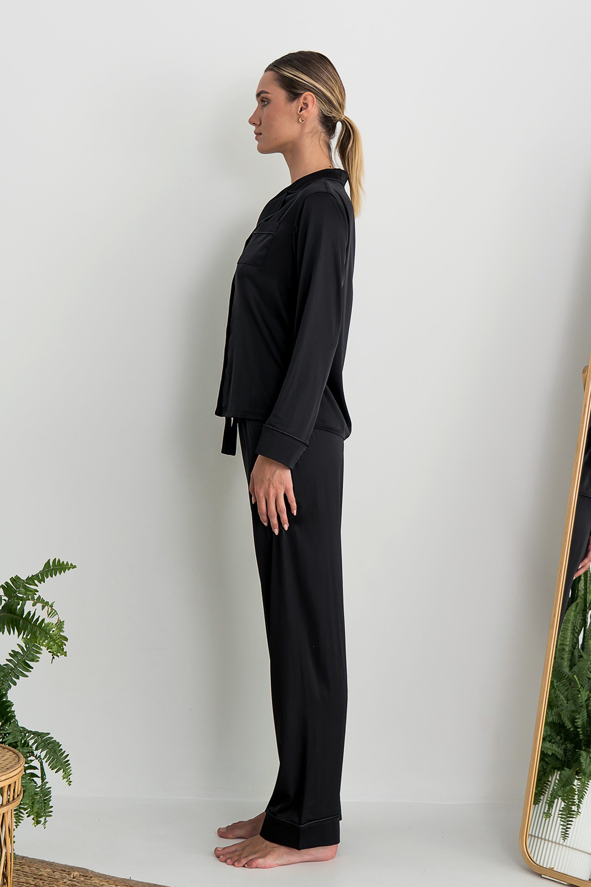 Шелковый комплект с брюками Total Black SH0009-18-69