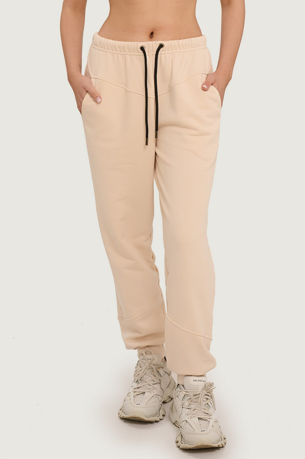 Трикотажные джоггеры с кокеткой 24055 beige