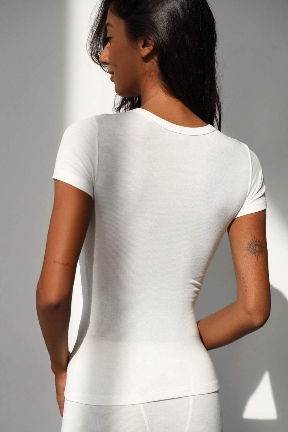 Футболка в рубчик из модала 24104 milk