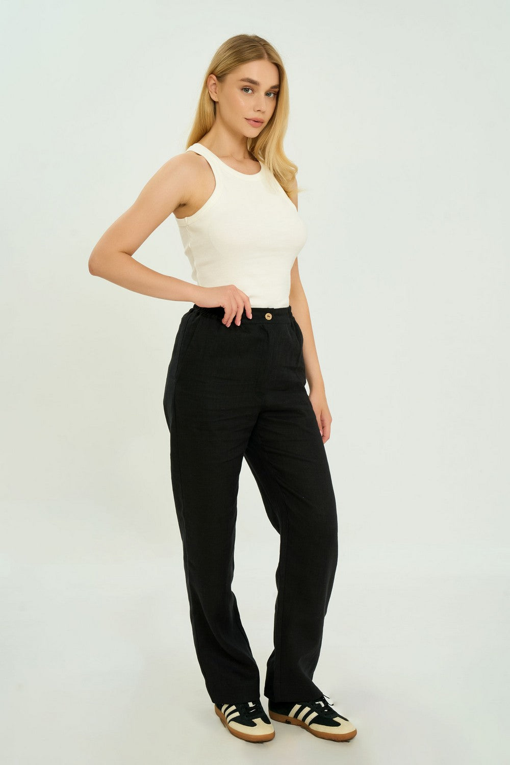 Льняные брюки с карманами 24129 black