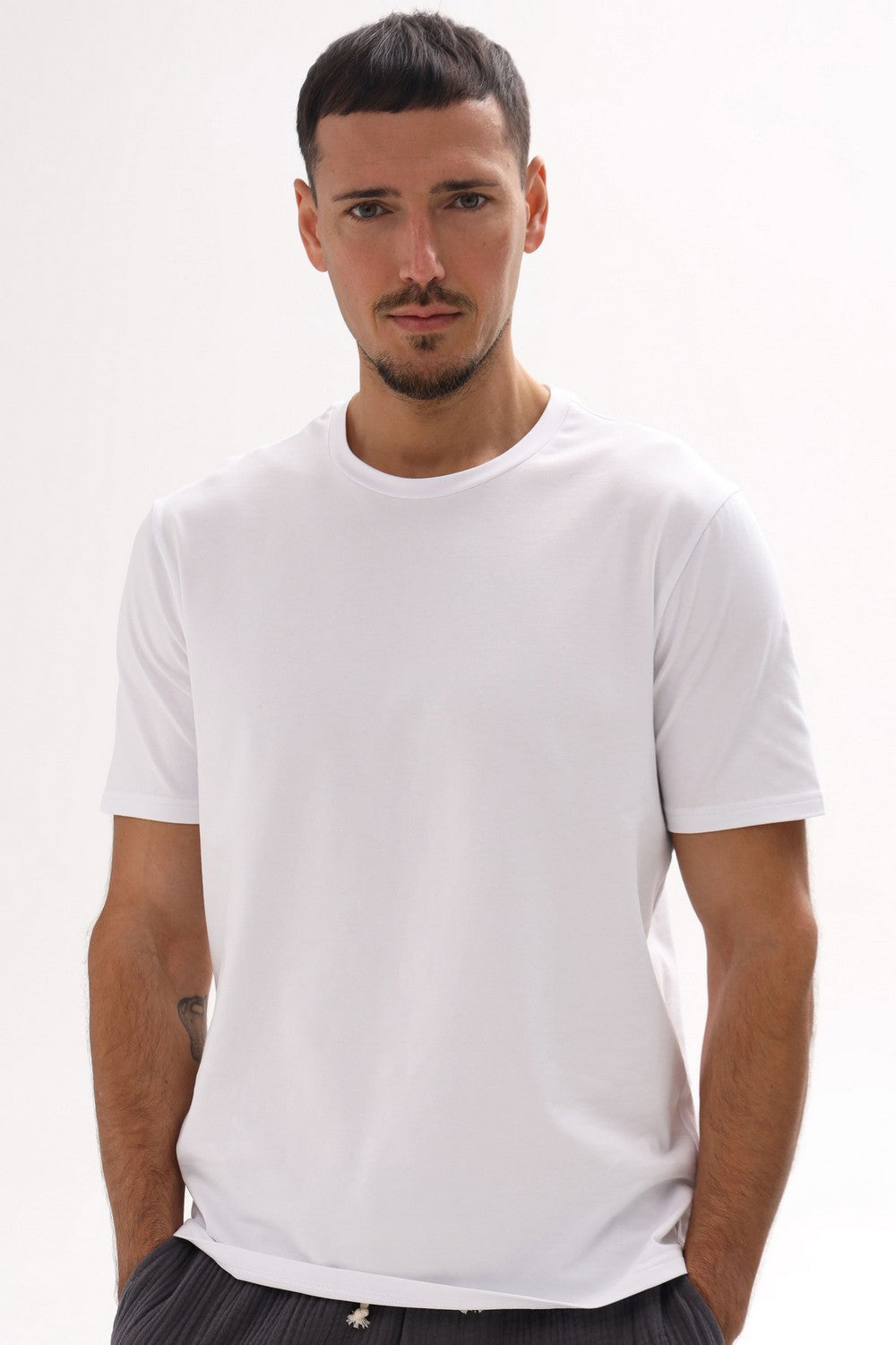 Мужская футболка из хлопка 25044 white