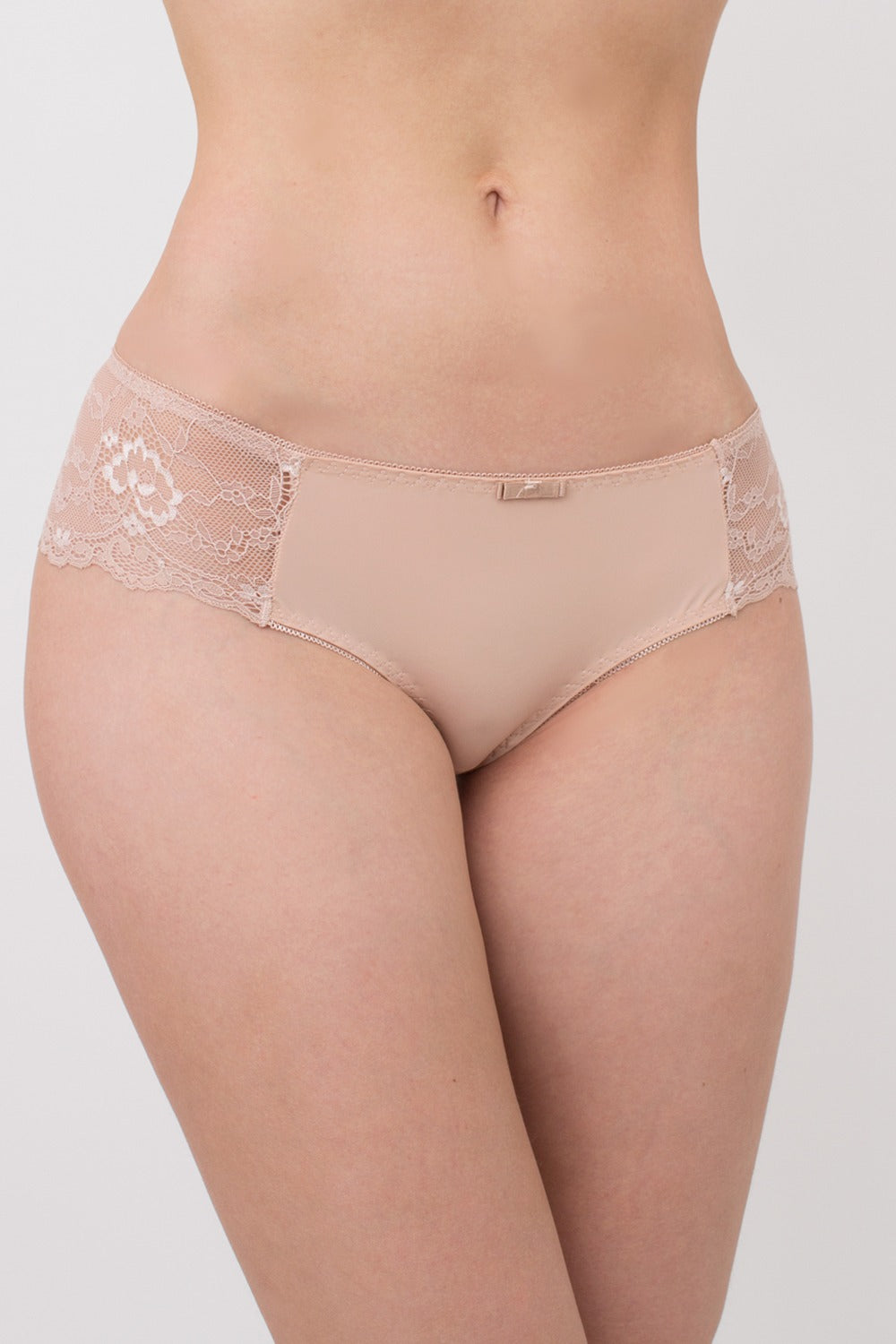Трусики бразилиана с кружевом L5118B0-M UP-00001784 beige