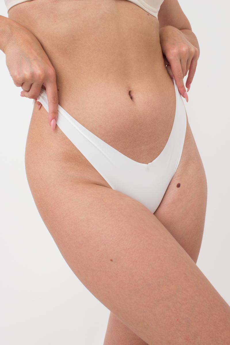Бесшовные трусики стринг L5132BR-M UP-00000535 white