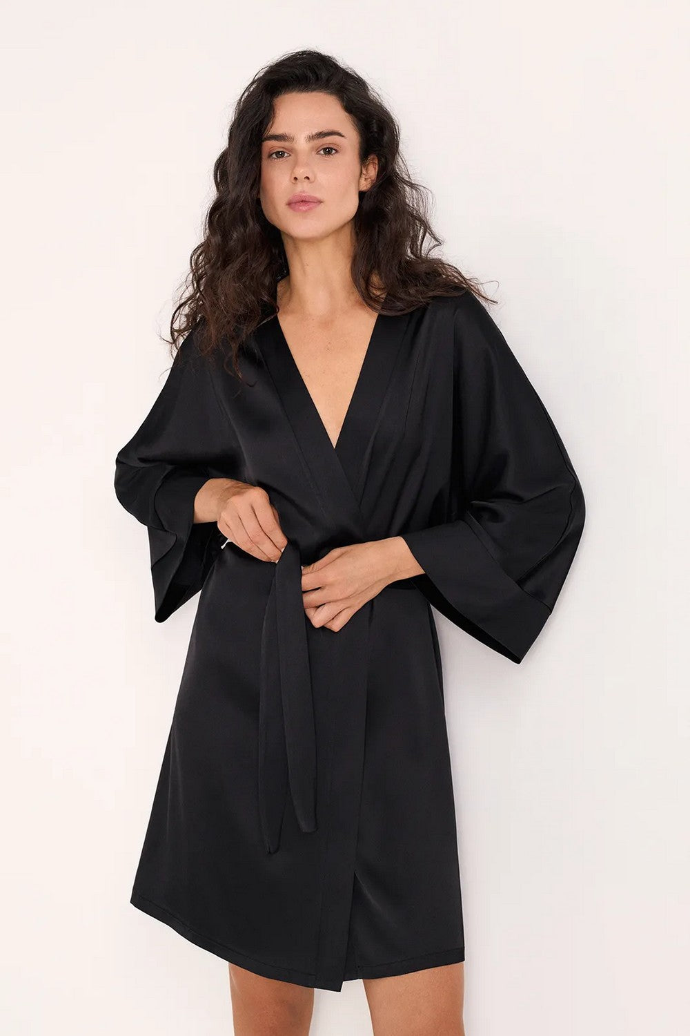 Халат з віскози LGS 211/08/01 Silk Harmony black Ellen