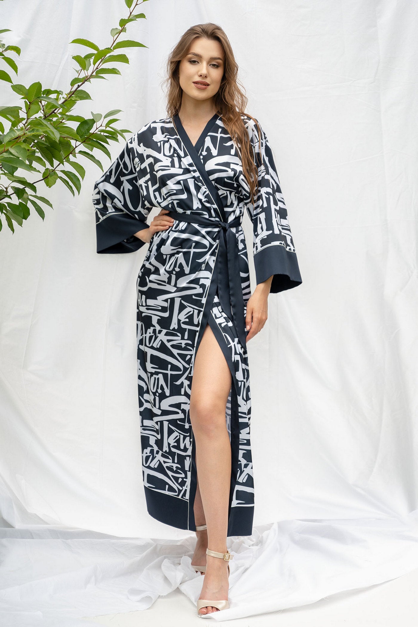 Атласний халат з принтом 2305 navy blue