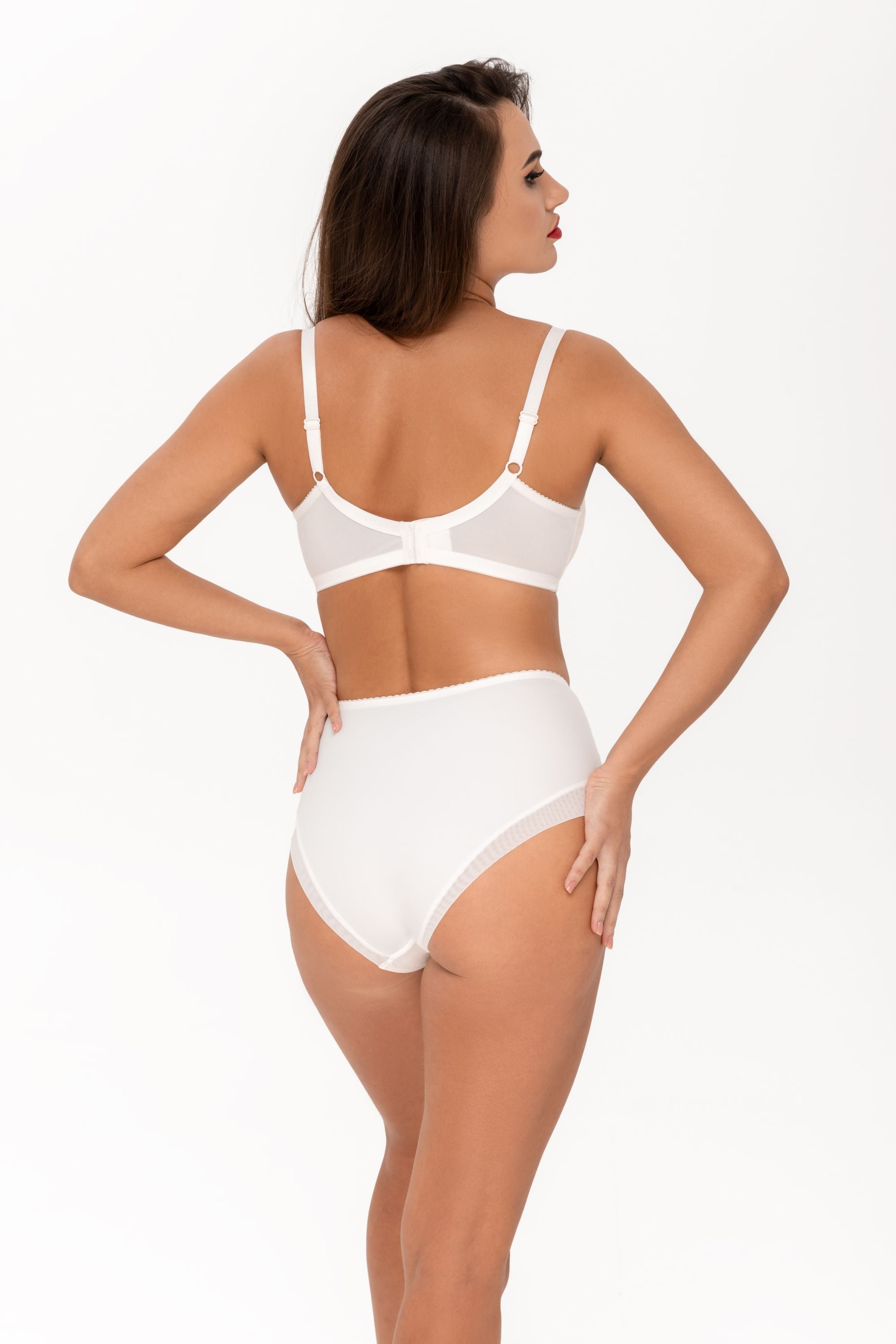 Полудублированный бюстгальтер с кружевом 5186 Olga milk