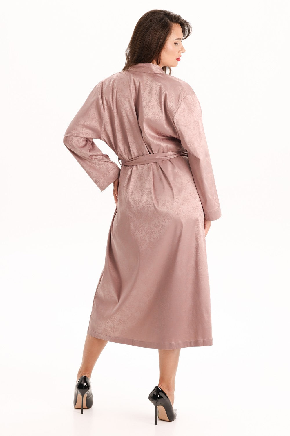 Атласний халат з квітами 8250.3 mokko