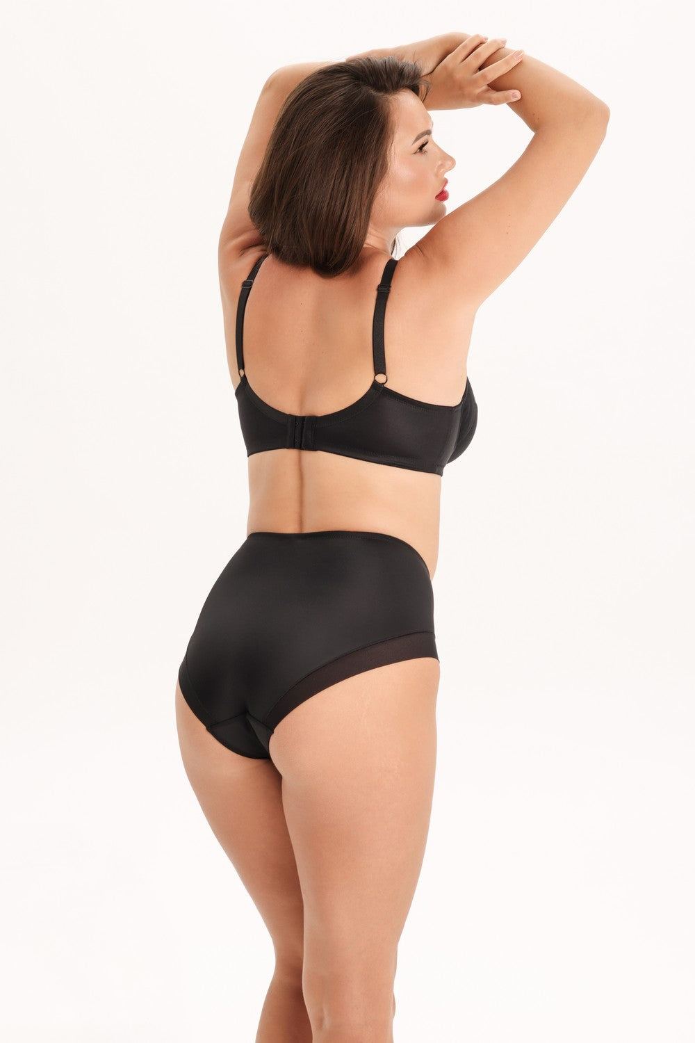 Мягкий бюстгальтер на косточках Lina 5255 black