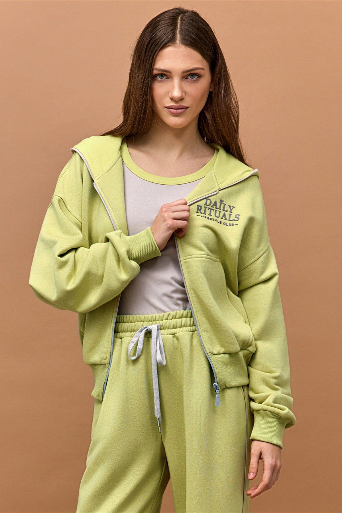 Джемпер на молнии 1909/33626