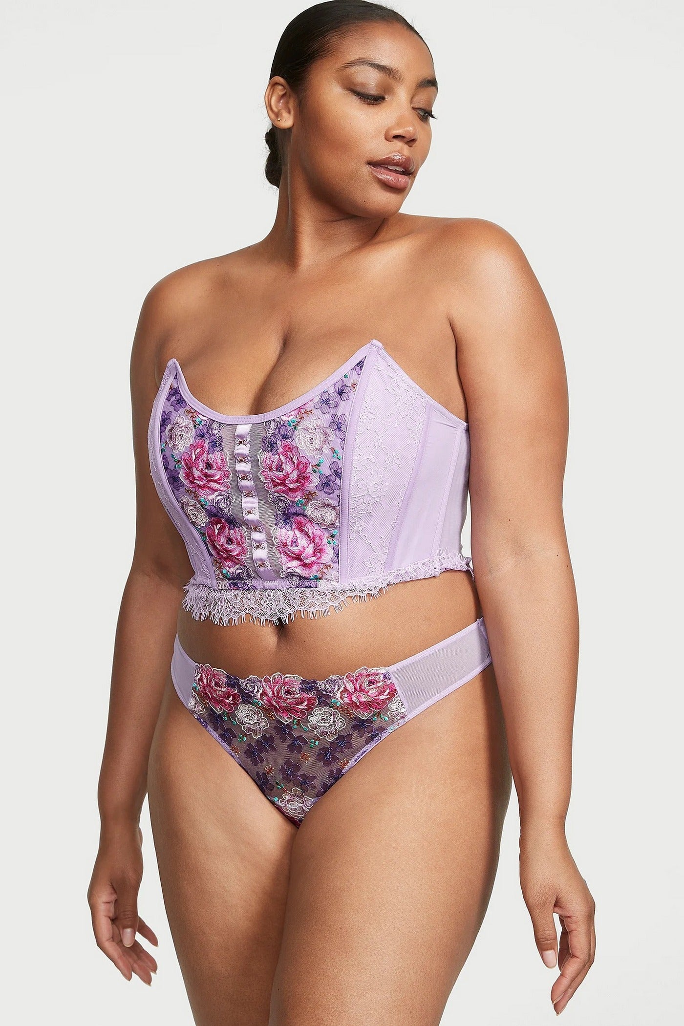 Комплект белья с вышивкой 921250728