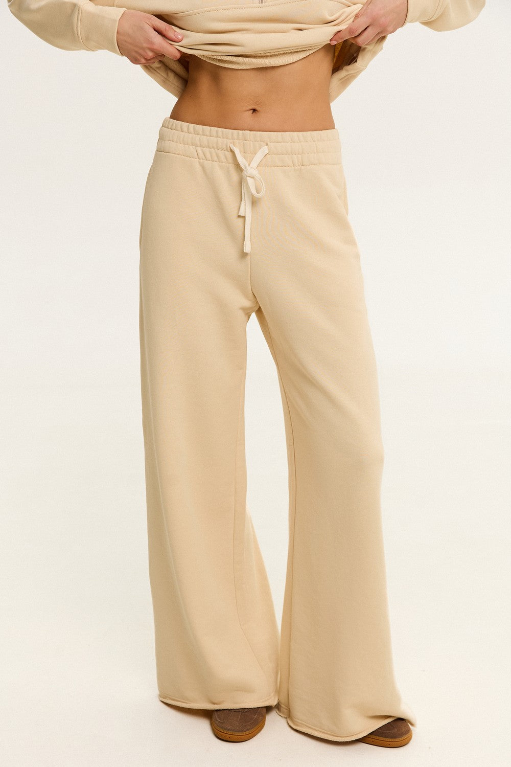 Прямые брюки с карманами LC028p Solo milk